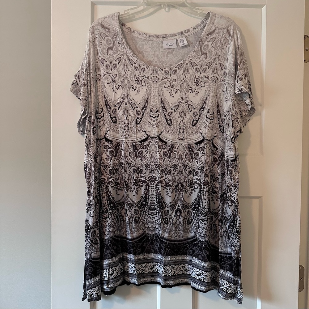 Elegant Black and White Paisley Blouse